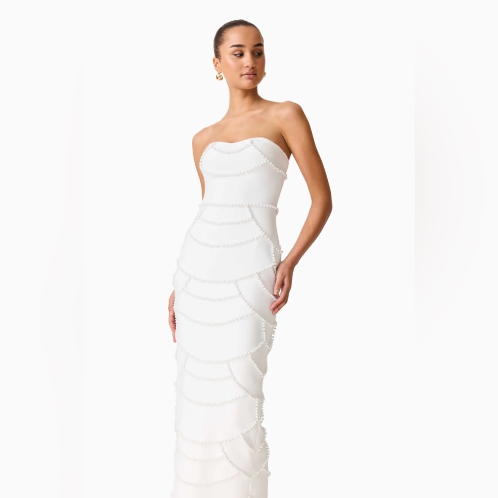 Elliatt Lucine Fitted Gown in White Bridal Shower Wedding Dress size M NWT - Picture 2 of 7